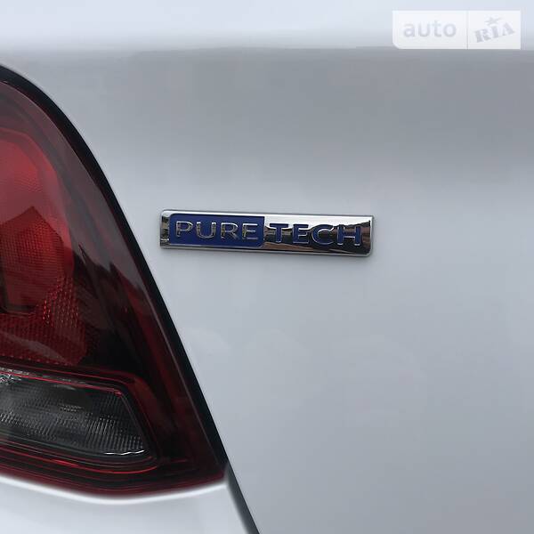 Седан Peugeot 301 2019 в Львове