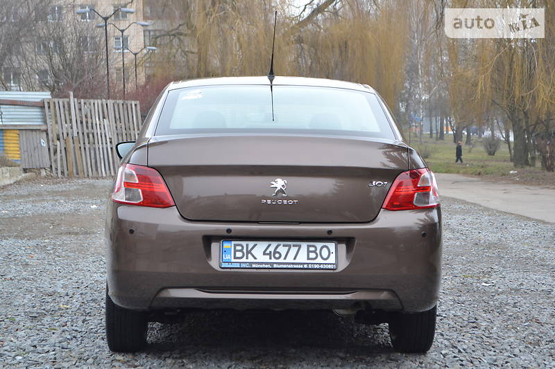 Седан Peugeot 301 2013 в Києві