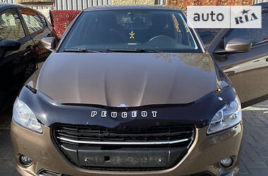 Седан Peugeot 301 2016 в Мироновке