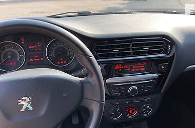 Седан Peugeot 301 2015 в Кам'янському