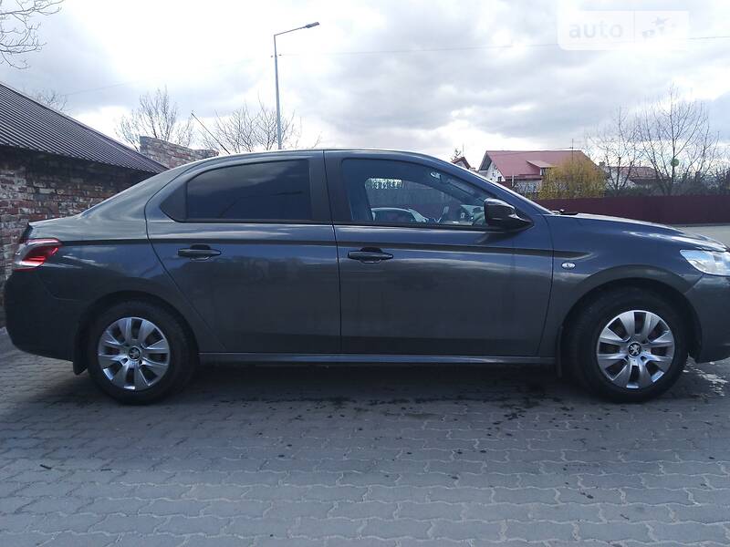 Седан Peugeot 301 2013 в Львові