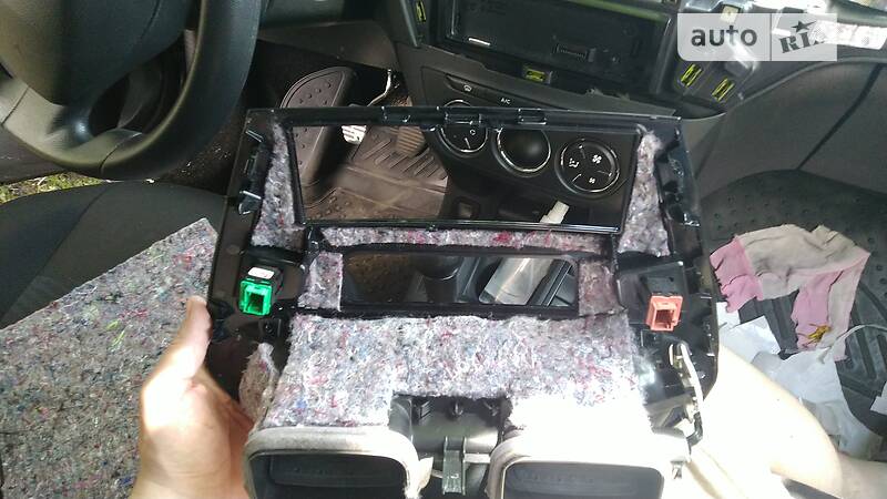 Седан Peugeot 301 2013 в Львові