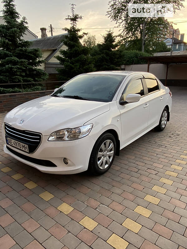 Седан Peugeot 301 2013 в Днепре