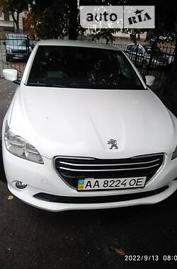 peugeot 301 2022 white