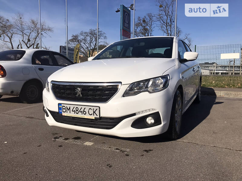 Седан Peugeot 301 2017 в Киеве