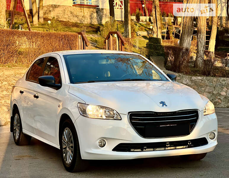Седан Peugeot 301 2013 в 