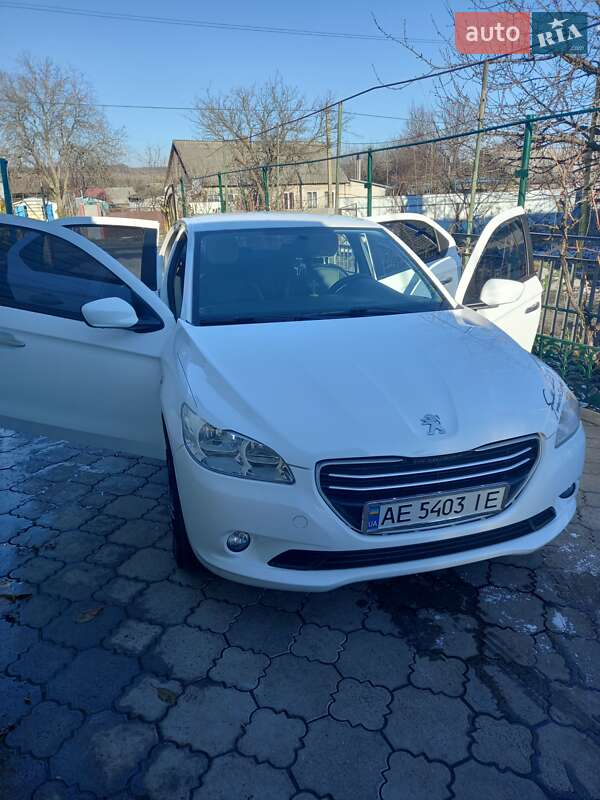 Седан Peugeot 301 2013 в Дніпрі