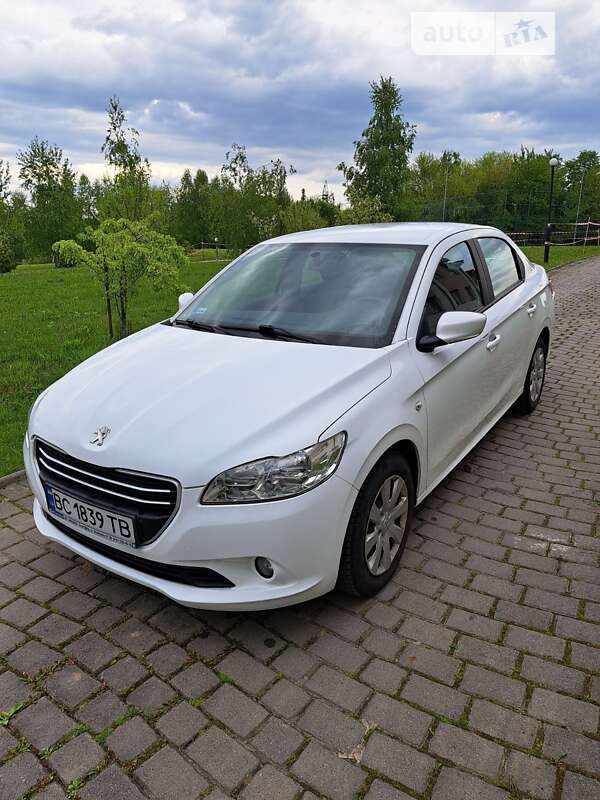 Седан Peugeot 301 2016 в Львові