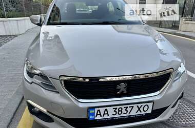 Седан Peugeot 301 2019 в Киеве