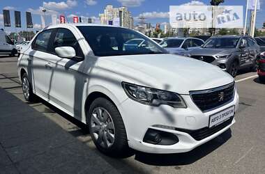 Седан Peugeot 301 2017 в Киеве