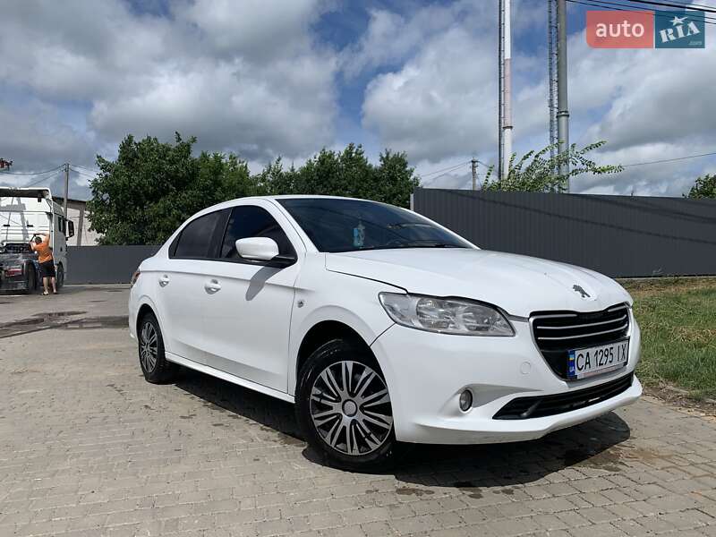 Седан Peugeot 301 2016 в Умани