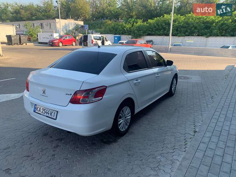 Седан Peugeot 301 2013 в Києві