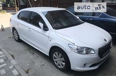 Седан Peugeot 301 2013 в Ирпене