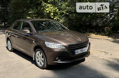 Седан Peugeot 301 2013 в Днепре