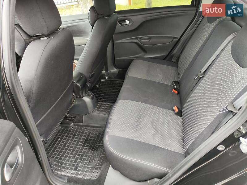 Седан Peugeot 301 2013 в Борщеве