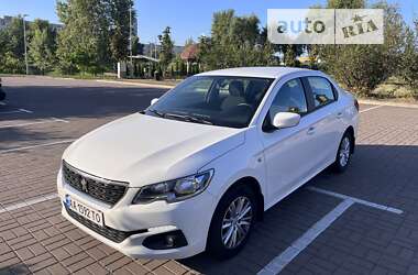 Седан Peugeot 301 2018 в Киеве