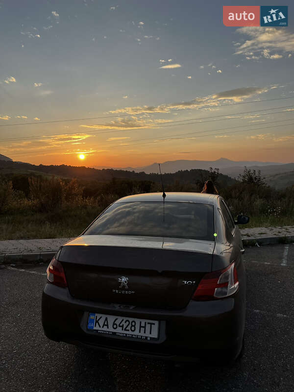 Седан Peugeot 301 2013 в Києві