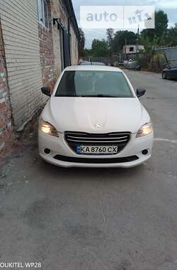 Седан Peugeot 301 2013 в Звягелі