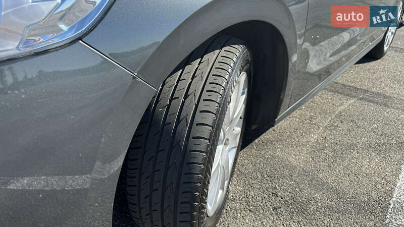 Седан Peugeot 301 2013 в Києві