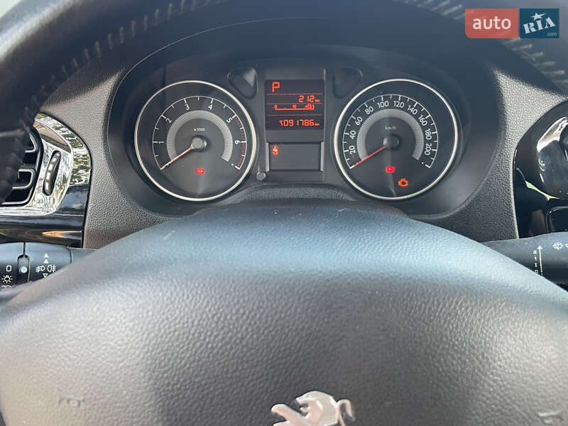 Седан Peugeot 301 2013 в Києві