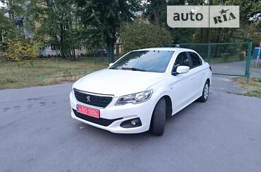 Седан Peugeot 301 2018 в Киеве