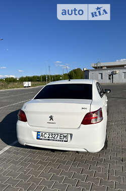 Седан Peugeot 301 2013 в Горохове