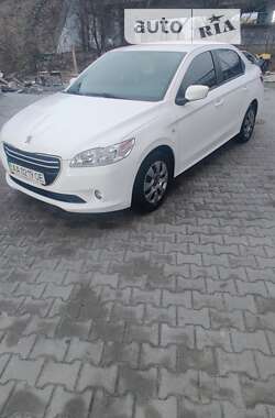 Седан Peugeot 301 2013 в Києві