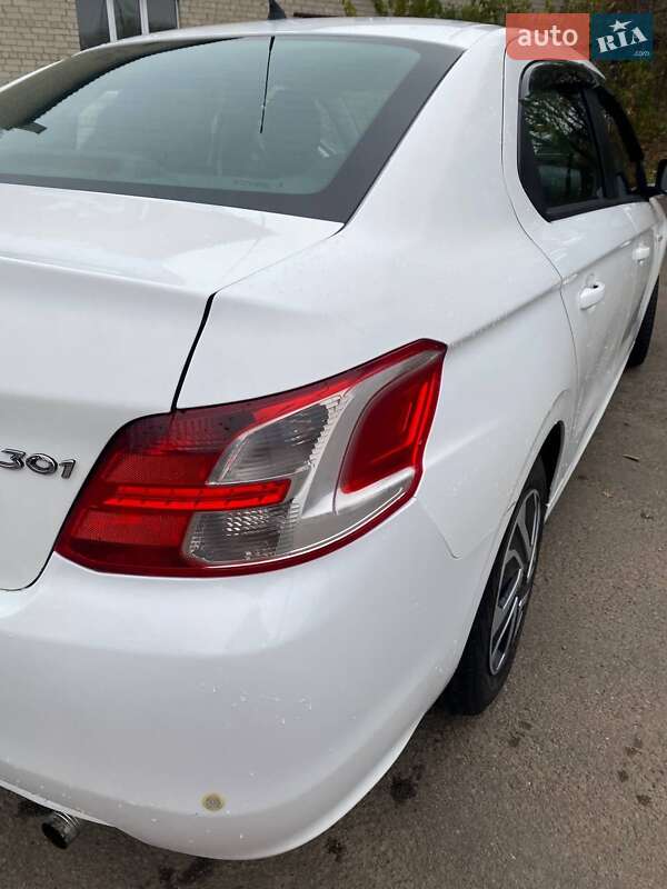 Седан Peugeot 301 2013 в Переяславе