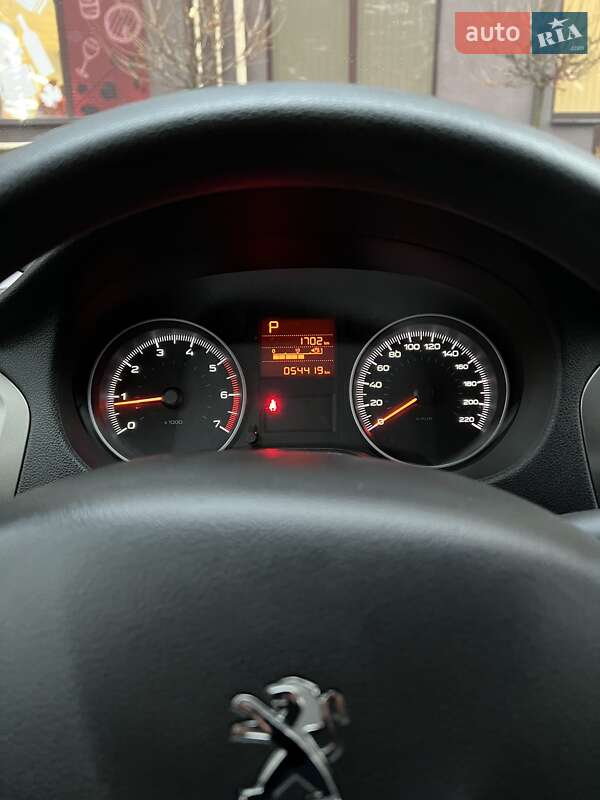 Седан Peugeot 301 2020 в Ирпене