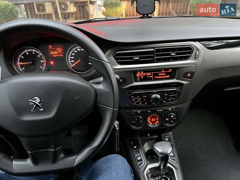 Седан Peugeot 301 2020 в Ирпене