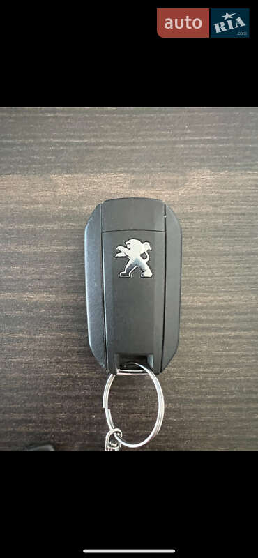 Седан Peugeot 301 2020 в Ирпене