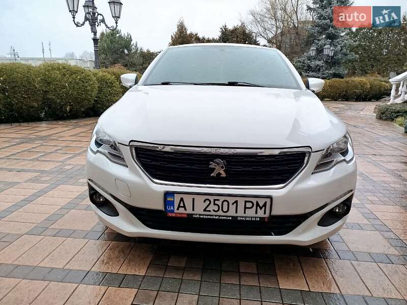 Седан Peugeot 301 2018 в Обухові