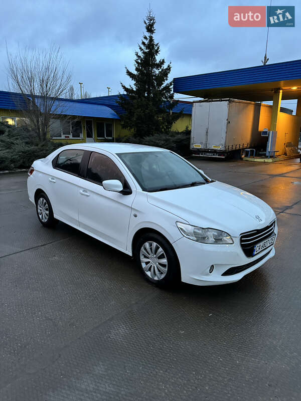 Седан Peugeot 301 2013 в Киеве