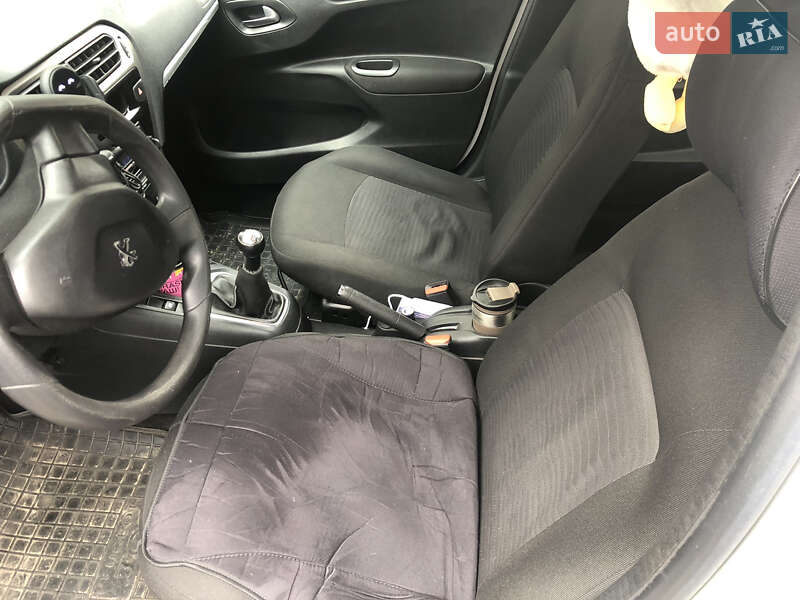 Седан Peugeot 301 2013 в Києві