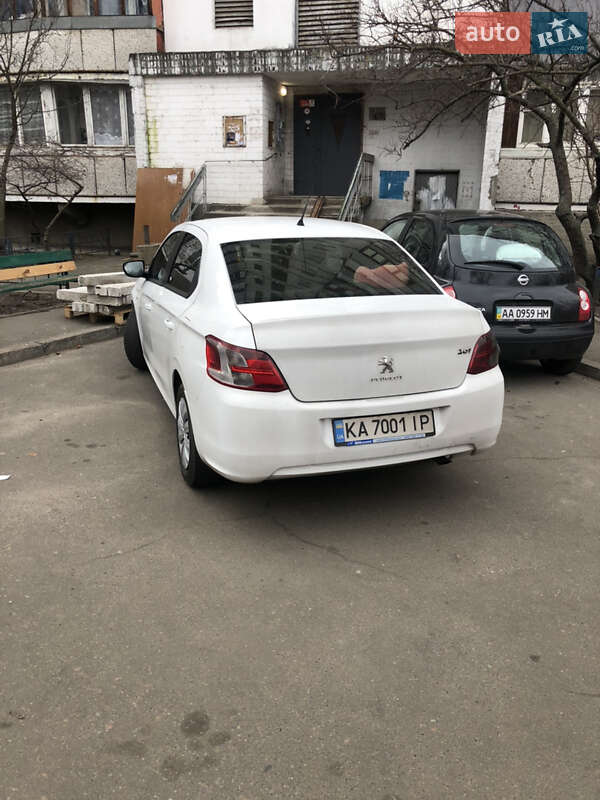 Седан Peugeot 301 2013 в Києві
