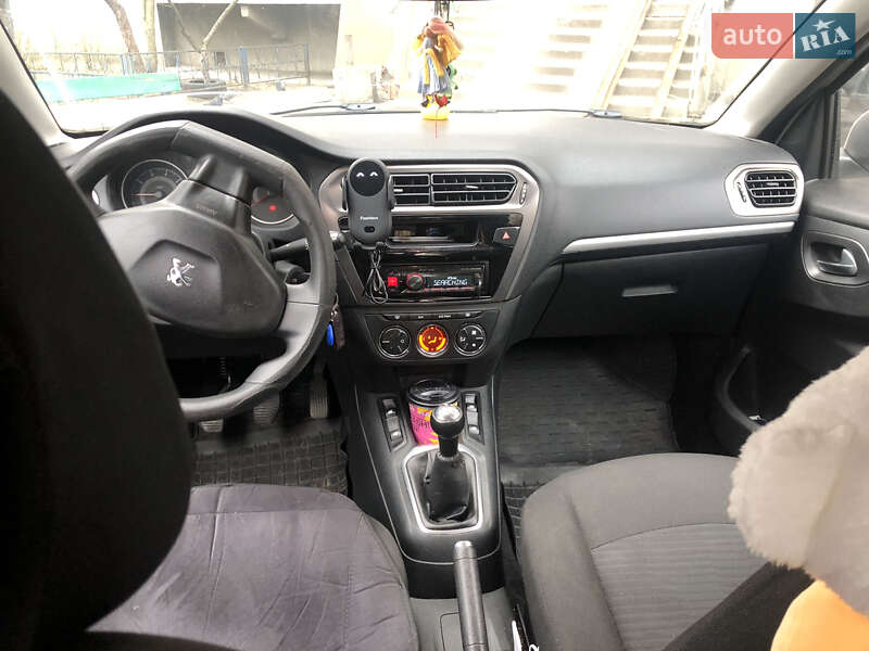 Седан Peugeot 301 2013 в Києві