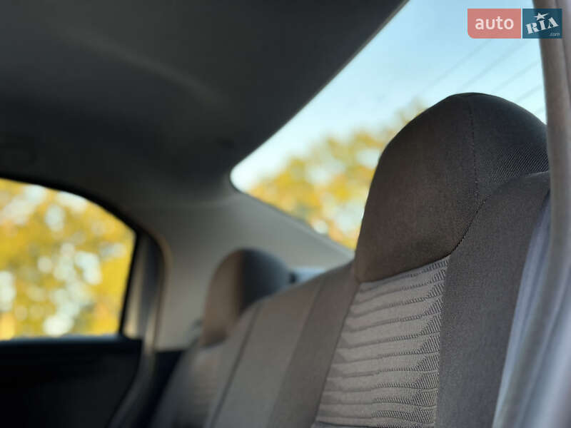 Седан Peugeot 301 2019 в Луцьку