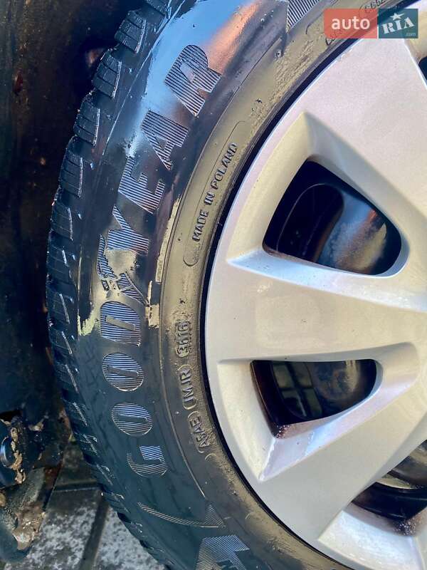 Седан Peugeot 301 2016 в Івано-Франківську