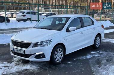 Седан Peugeot 301 2018 в Киеве