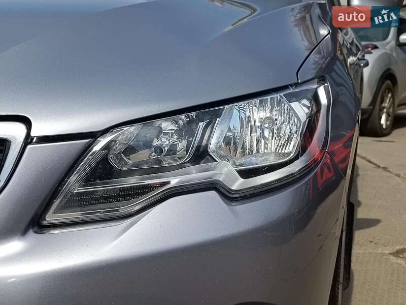 Седан Peugeot 301 2018 в Харькове