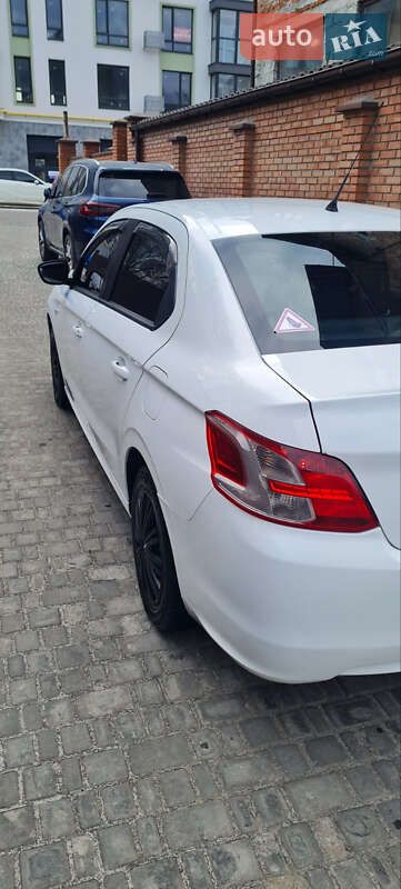 Седан Peugeot 301 2013 в Львові