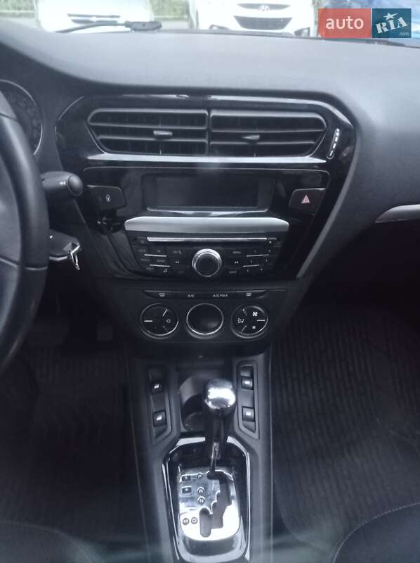 Седан Peugeot 301 2013 в Києві