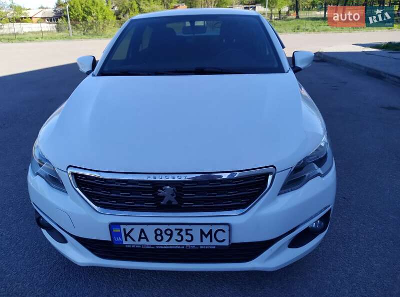 Седан Peugeot 301 2017 в Дніпрі