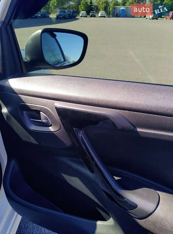 Седан Peugeot 301 2017 в Дніпрі