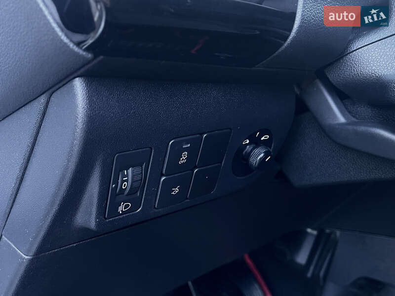 Седан Peugeot 301 2016 в Миколаєві