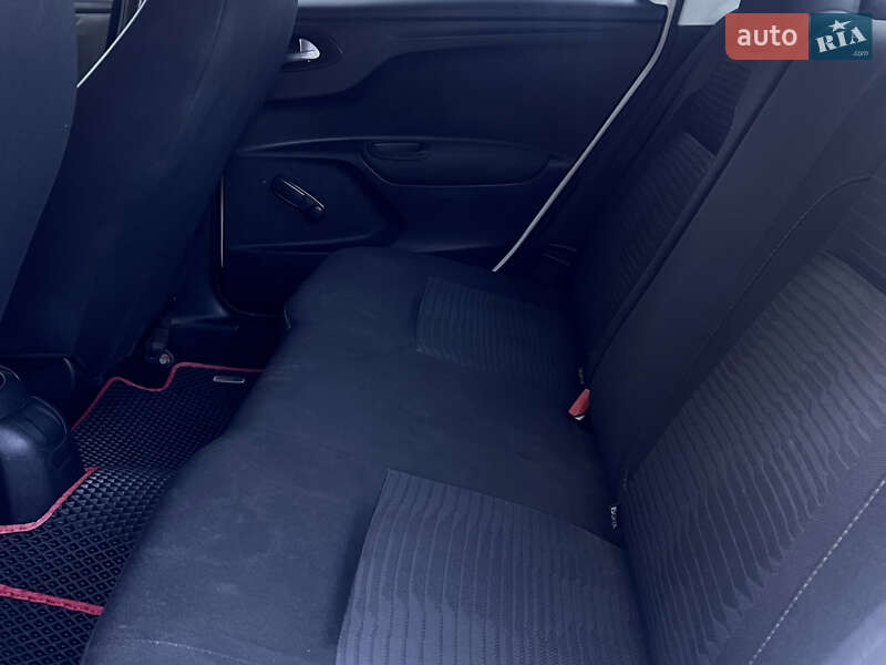 Седан Peugeot 301 2016 в Миколаєві