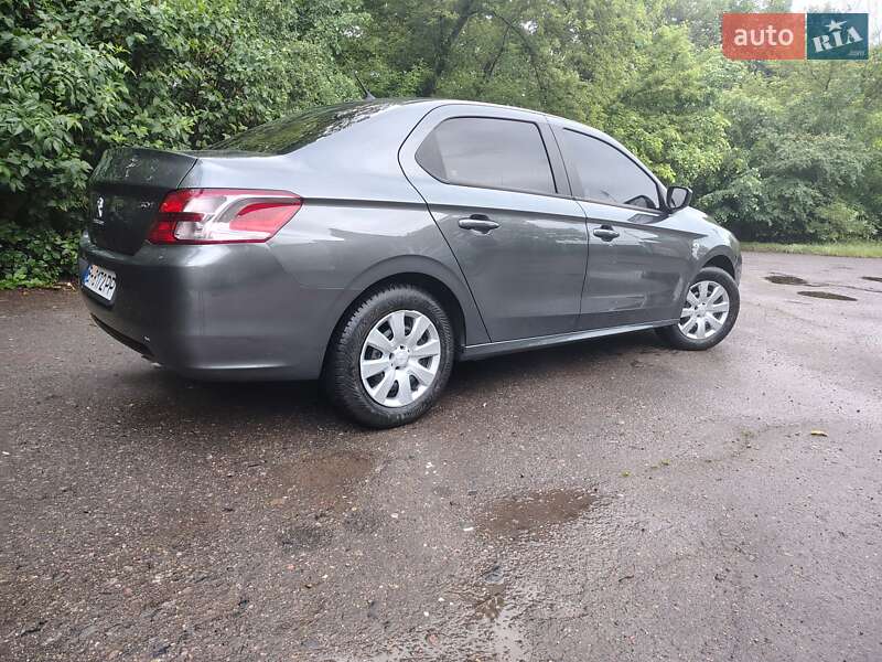 Седан Peugeot 301 2016 в Роздільній