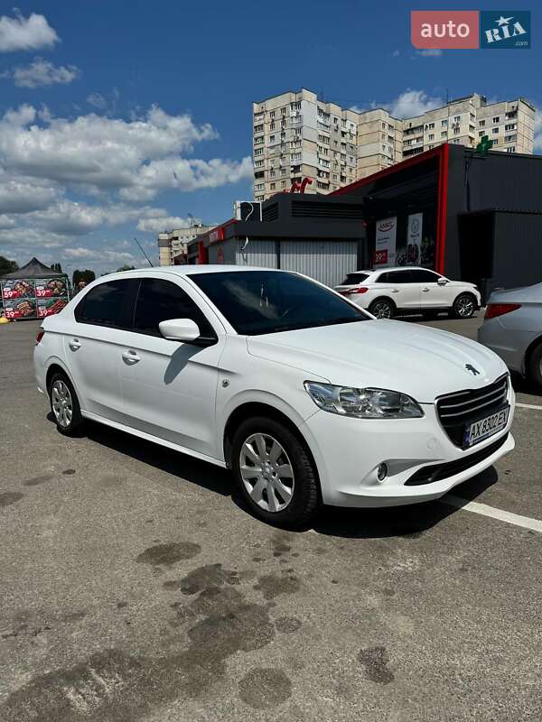 Седан Peugeot 301 2015 в Харькове