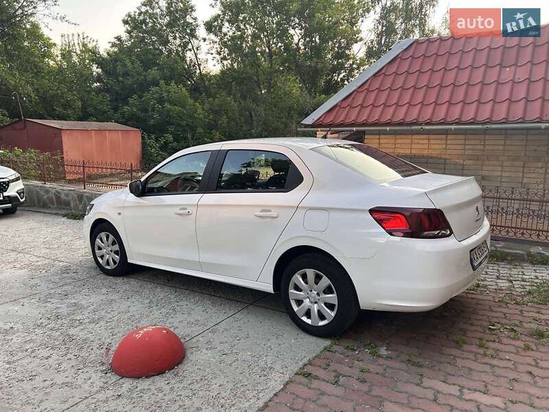 Peugeot 301 2021