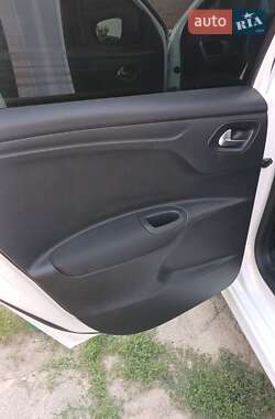 Седан Peugeot 301 2014 в 